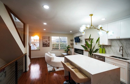 West New York Condo | Luxe NYC View Mansion | 6BR 4BA + Balcony + Garage