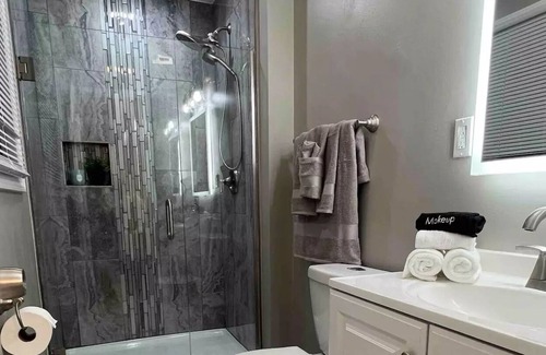 Miller Beach House | Luxe Oasis of Relaxation 4 Minutes from 2 White Sand Beaches off Lake Michigan