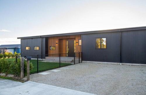 Martinborough House | Luxe on Burgundy