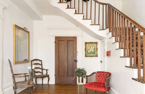 Liberty House | LUXE One Bedroom Unit- Downtown Liberty