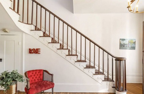 Liberty House | LUXE One Bedroom Unit- Downtown Liberty