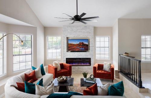 Paradise Valley Village House | LUXE-Paradise Palace-Heated Pool/Spa-Guest Casita