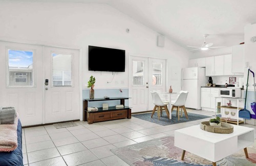 Lynn Haven Apartment | Luxe Pool Casita w Saltwater Pool 25 Min to PCB