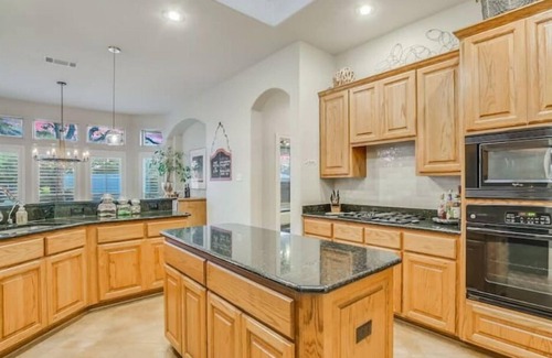 Cedar Park House | Luxe Ranch-Vibe Retreat - Heated 2-Level Pool+ Spa -20 minutes to Austin & Lakes