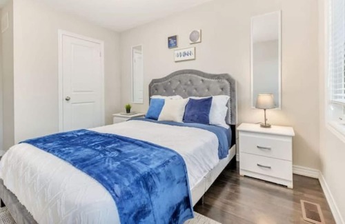 Pickering House | Luxe Retreat: Modern Gem 4B/2.5B+Office,5G,Parking
