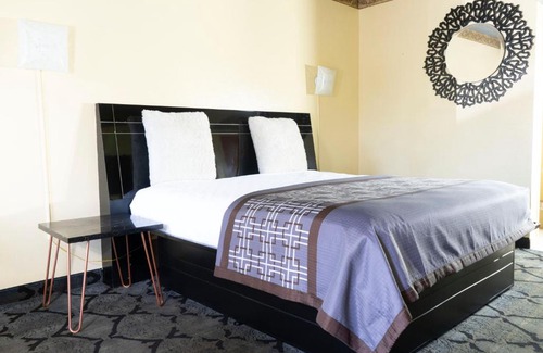 Dolton Hotel | Luxe Romantic Suites