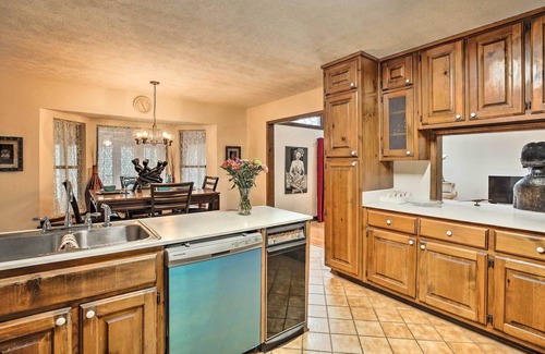 Stone Mountain House | Luxe Spacious Stone Mountain Retreat w/Sauna!
