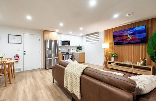 Calgary Apartment | Luxe Suite | Beautyrest Beds | Heated Bath Floor