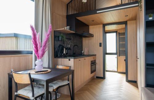 Waarde Apartment | Luxe tinyhouse 2 op minicamping in waarde