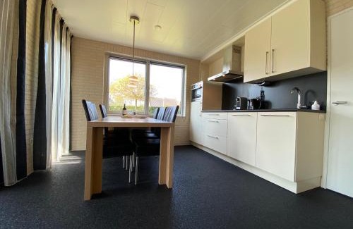 Tzummarum House | Luxe vakantiewoning met stoomcabine en bubbelbad