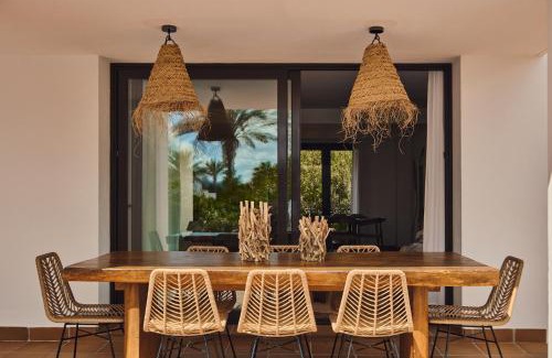 San Antonio Bay Villa | Luxe villa met privézwembad - Sant Antoni view - Boho Villas Ibiza