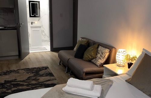 Evelyn Hotel | Luxe Wolf’s Quadruple Ensuite