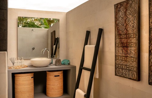 Bengkel Villa | LuxeNomads Tanah Lot Oceanview Escape