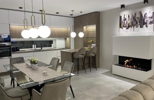 Fertoszentmiklos Villa | LuxHome by Lake Neusiedl with Jakuzzi