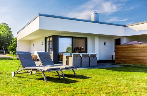 Schwerin Apartment | Luxoriöse Ferienwohung in Erster Reihe am Schweriner See mit Kamin