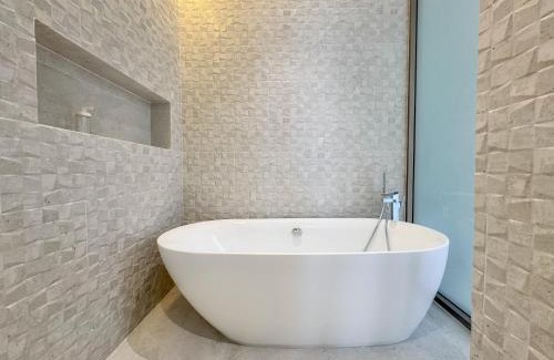 Si Sunthon Villa | LuxPride 4BR Spacious Pool Villa for Group and Families