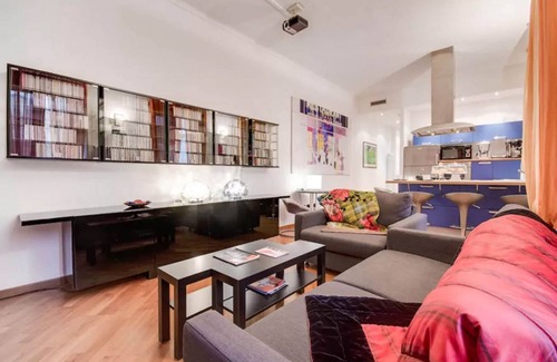 Historic Centre Apartment | LuxRent Loft Lagrange Sauna Gym
