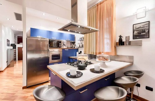 Historic Centre Apartment | LuxRent Loft Lagrange Sauna Gym