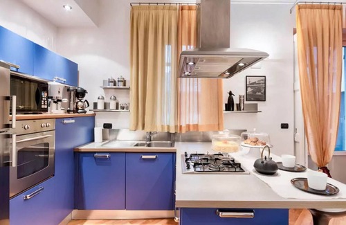 Historic Centre Apartment | LuxRent Loft Lagrange Sauna Gym