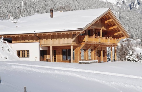 Grindelwald Ski Chalet | Luxuary Chalet at the bottom of the Eiger in Grindelwald with amazing views !