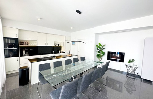 San Fulgencio Villa | Luxuary Villa with large outdoor area and swimming pool and children's play area