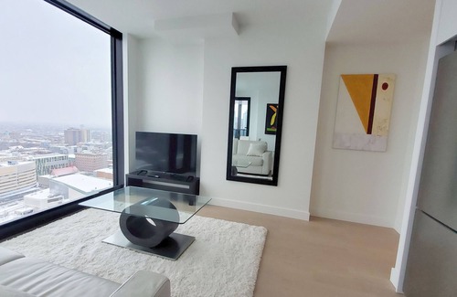 Quartier des Spectacles Apartment | Luxueux Condo Neuf Meublé & Équipé. Maestria au Coeur du Quartier des Spectacles