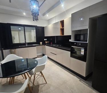 El Menzah 5 Apartment | Luxueux S+2 Menzah5