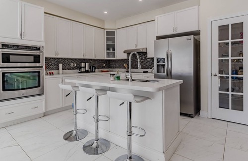 Bradford House | Luxurious House near Fairy Lake Park