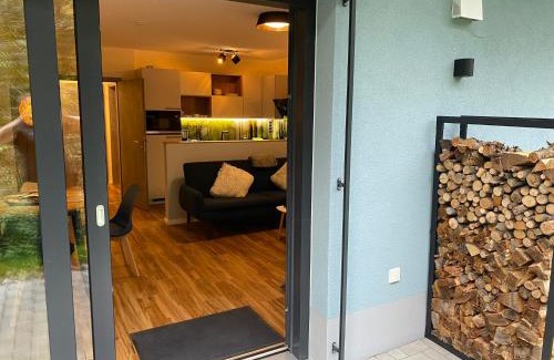 Amtsberg House | Luxuriöses Ferienapartment A2 mit umzäunten Garten, 55qm