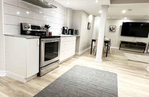 Stouffville Apartment | Luxurious Home in the heart of Stouffville