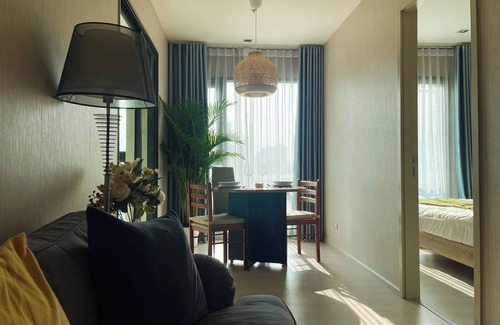 Bang Chak Apartment | luxurious Condo W/Train access