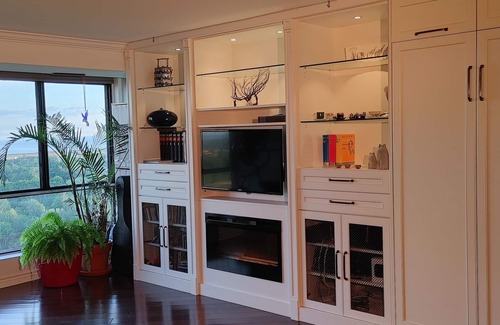 Lakeview Condo | Luxurious, 1200 square foot, two bedroom condo