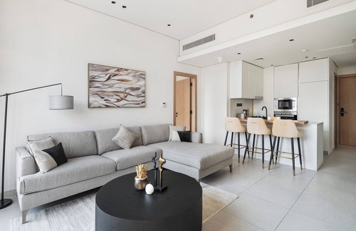 Jumeirah Village Circle Apartment | Luxurious 1BR Flat in Dubai