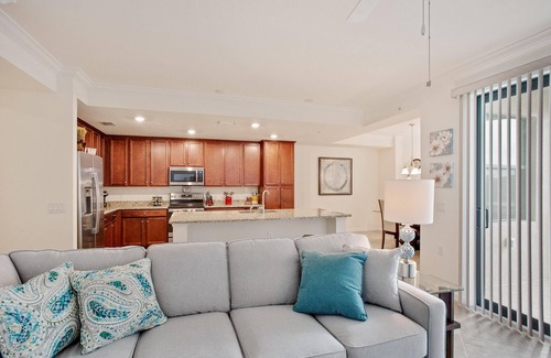 Braden River Condo | Luxurious 2/bed, 2/bath condo in beautiful golf community
