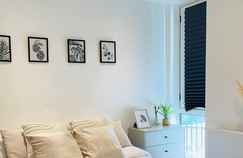 Fairfield Apartment | Luxurious 2 bed apartment with Free Parking
