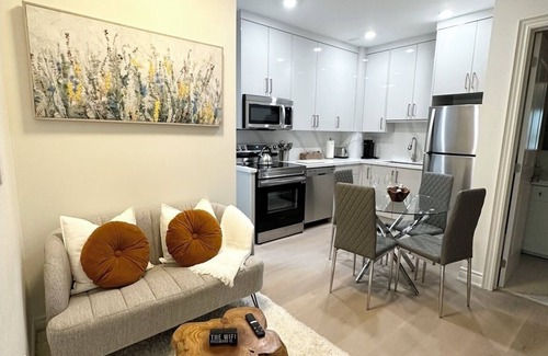 Davenport Apartment | Luxurious 2 Bedroom Apartment