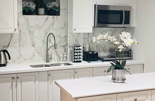 Richmond Hill Apartment | Luxurious 2 Bedroom Basement Apartment