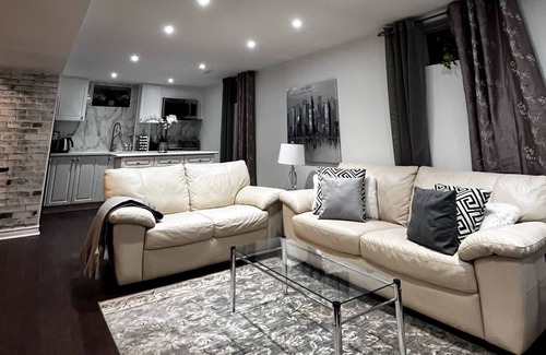 Richmond Hill Apartment | Luxurious 2 Bedroom Basement Apartment