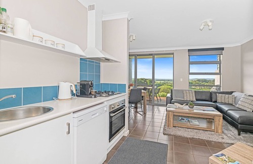 Kronkup Apartment | Luxurious 2-Bedroom Spa Apartment with Ocean Views