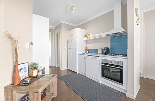 Kronkup Apartment | Luxurious 2-Bedroom Spa Apartment with Ocean Views