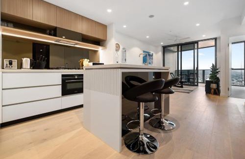 Brisbane Central Business District Apartment | Luxurious 2BR Apt w River View
