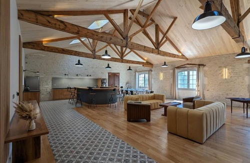 Gondeville Apartment | Luxurious 2BR Apt with Gourmet Kitchen & Private Baths, Central Location, Dec-Feb Truffle Tasting