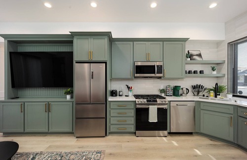 Land Park House | Luxurious 2BR Condo in DT Sac w/In-Unit Laundry