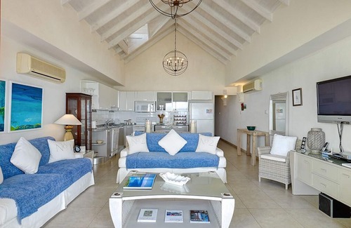 Douglas Apartment | Luxurious 3 bed 3 bath Penthouse offering sea views and affordable beach holiday