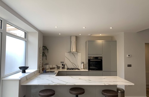 Elephant and Castle Apartment | Luxurious 3 bed Apartment in Southwark