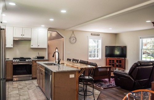 Alexandria Bay House | Luxurious 3-bedroom custom built home in the heart of the Thousand Islands