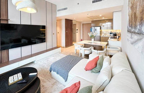 Al Quoz Apartment | Luxurious 3-Bedroom in the Heart of Dubai – 10 Min to Downtown & Burj Khalifa!