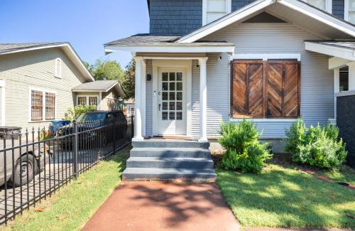 Highland Park House | Luxurious 3 bedroom near downtown and convention center