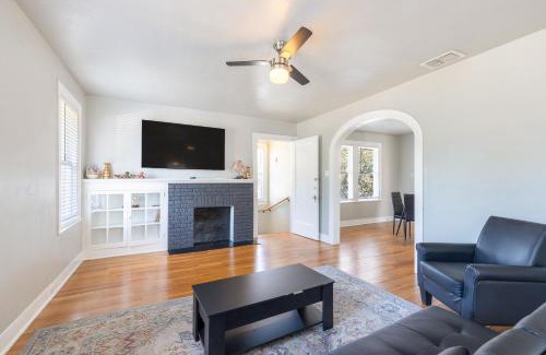 Highland Park House | Luxurious 3 bedroom near downtown and convention center