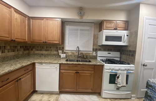 Des Plaines House | Luxurious 3 bedroom, 1.5 bath house near O'Hare International Airport